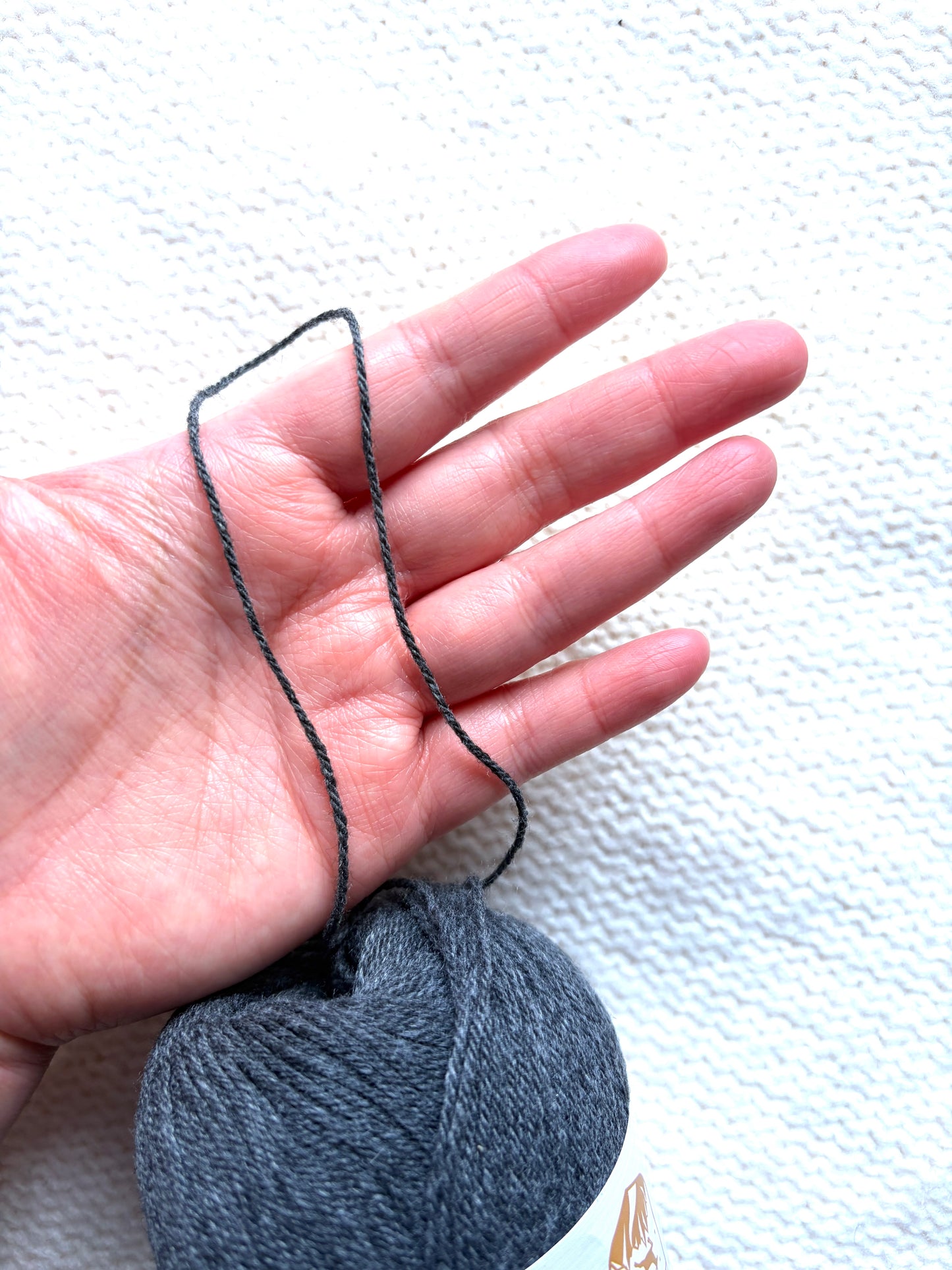 3 balls x 50g Cashmere Ultra Soft Yarn : 80% Cashmere : 25 Charcoal