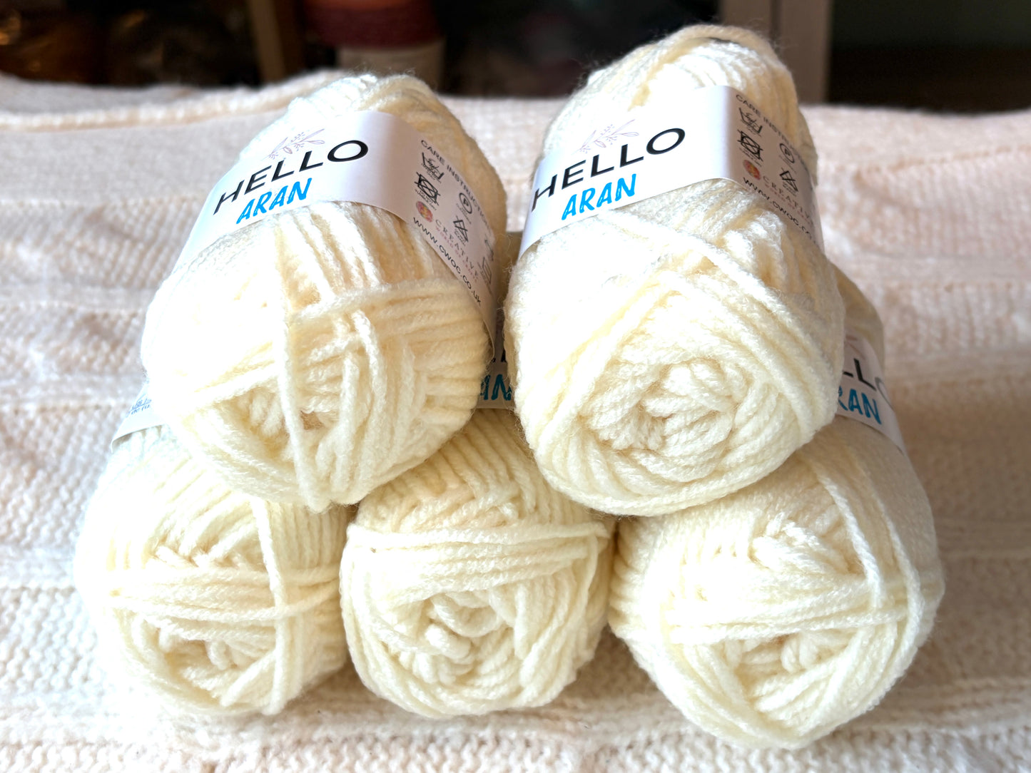 5 balls x 30g Hello Aran Yarn 100% Acrylic - White