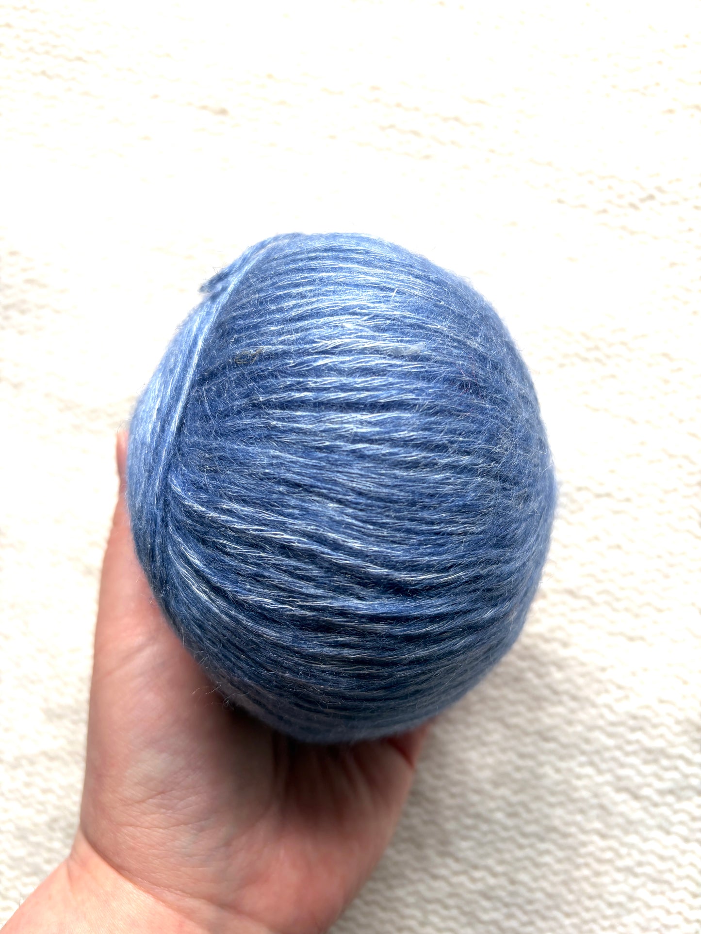 3 balls x 50g 90% Cashmere yarn : Cashmere + Bamboo fiber : 13 Azure Blue
