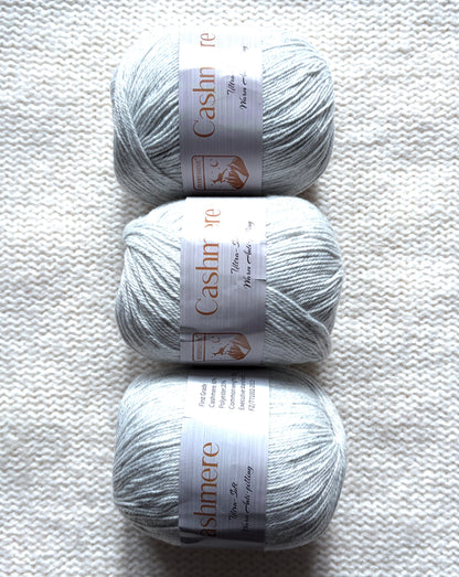 3 balls x 50g Cashmere Ultra Soft Yarn : 80% Cashmere : 33 White Smoke