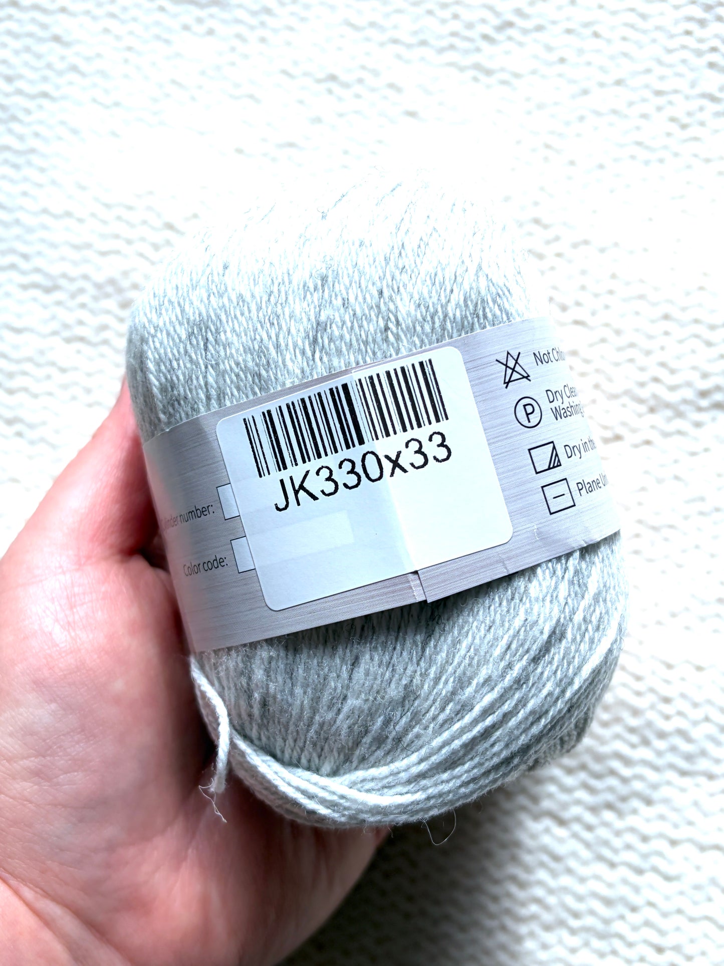 3 balls x 50g Cashmere Ultra Soft Yarn : 80% Cashmere : 33 White Smoke