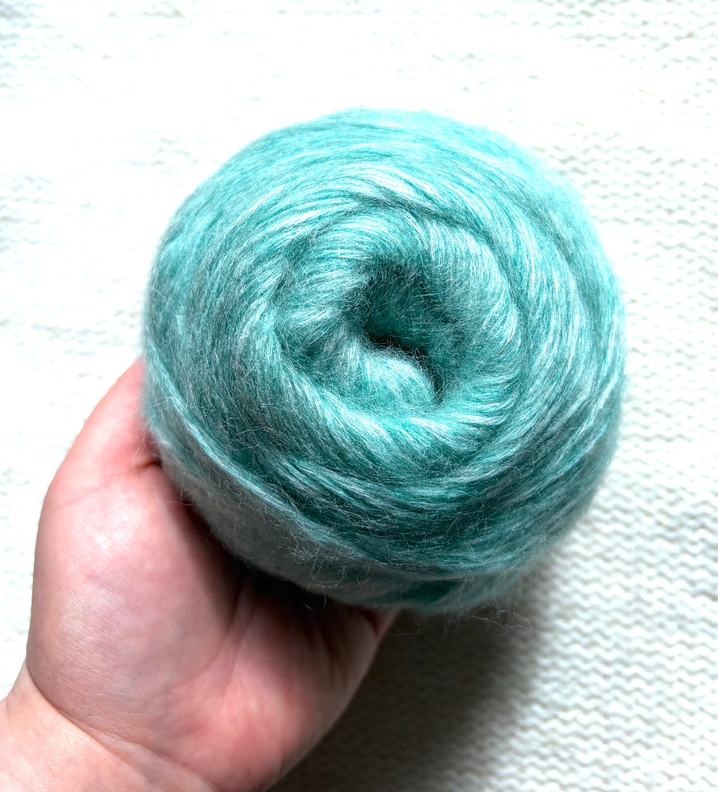 3 balls x 50g 90% Cashmere yarn : Cashmere + Bamboo fiber : 11 Seafoam Green
