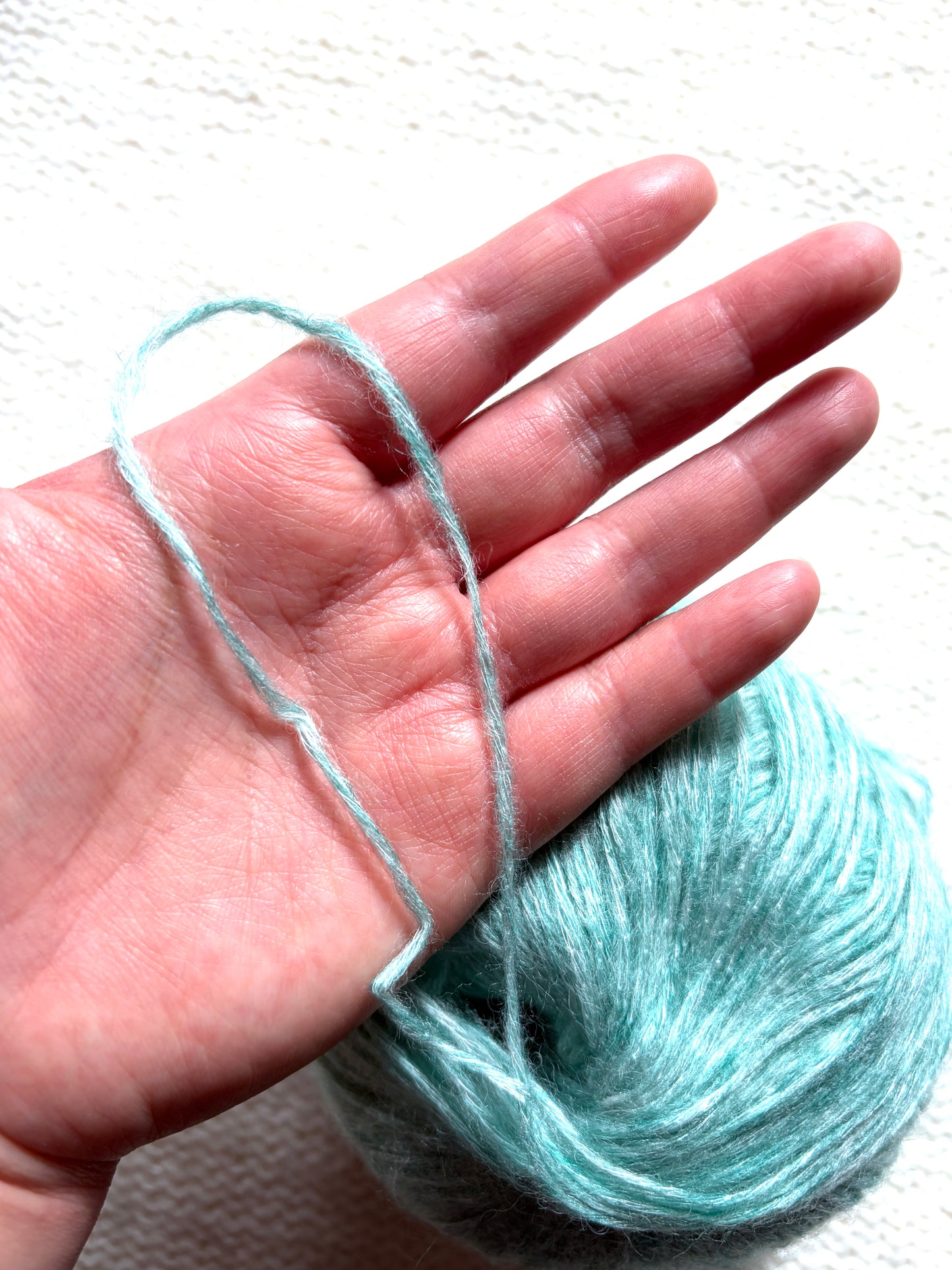 3 balls x 50g 90% Cashmere yarn : Cashmere + Bamboo fiber : 11 Seafoam Green