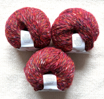 3 balls x 50g Alpaca yarn : 90% Alpaca + 10% Anti Pilling Fiber : 12 Cherry Red