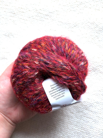 3 balls x 50g Alpaca yarn : 90% Alpaca + 10% Anti Pilling Fiber : 12 Cherry Red