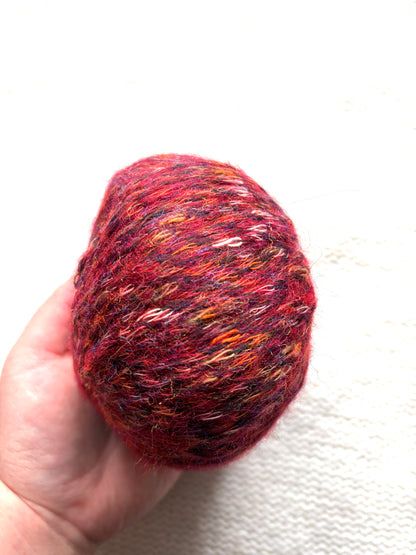 3 balls x 50g Alpaca yarn : 90% Alpaca + 10% Anti Pilling Fiber : 12 Cherry Red