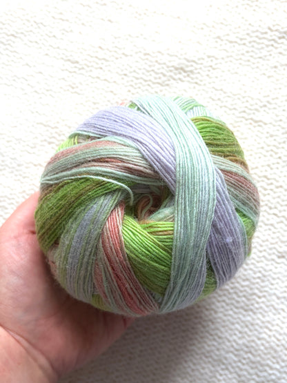 2 balls x 100g Gradient Wool Blend yarn : 70% Wool + Polyester : 06 Secret Garden