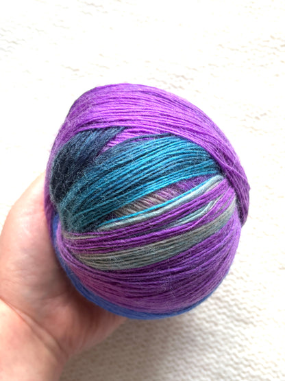 2 balls x 100g Gradient Wool Blend yarn : 70% Wool + Polyester : 11 Mystic Night