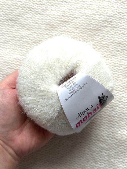 6 balls x 25g Alpaca Mohair yarn : Mohair + Alpaca + Acrylic : 02 Off White