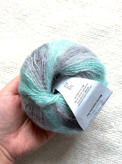 4 balls x 25g Cashmere Mohair yarn : Mohair + Wool + Cashmere + Nylon : Colour 17