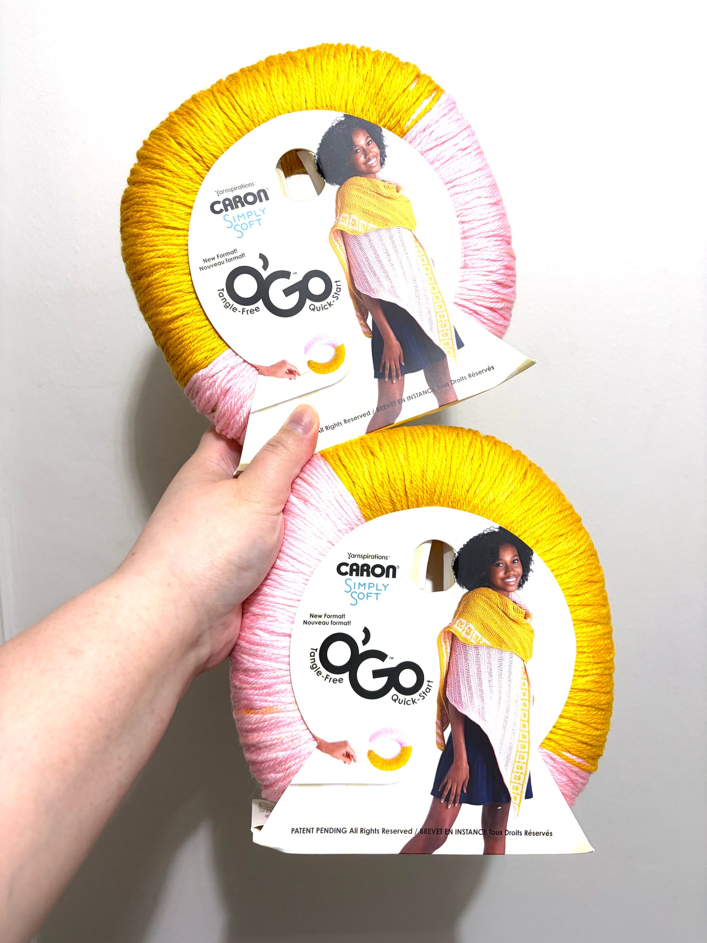 141g CARON Simply Soft O’GO : Soft Pink / Gold  00% Acrylic