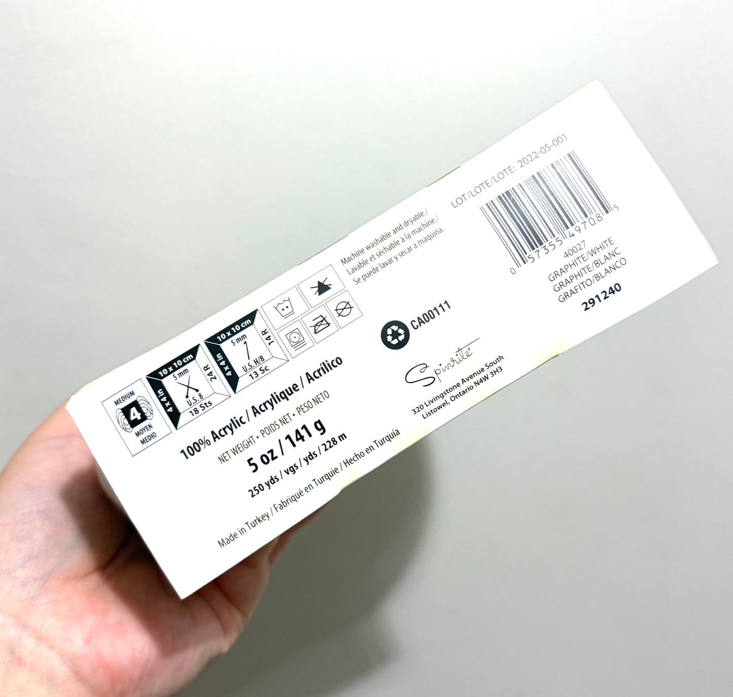 141g CARON Simply Soft O’GO : Graphite / White  100% Acrylic