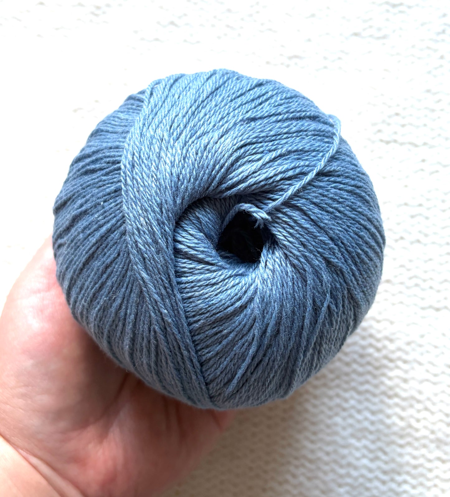 3 balls x 50g Cashmere yarn : 100% Cashmere : 10 Slate Blue