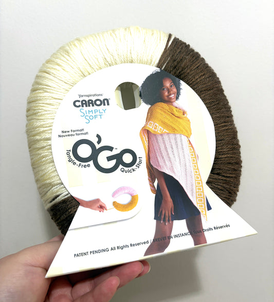 141g CARON Simply Soft O’GO : Almond / Off White 100% Acrylic