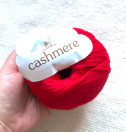 3 balls x 50g Cashmere yarn : 100% Cashmere : 06 Bright Red