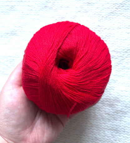 3 balls x 50g Cashmere yarn : 100% Cashmere : 06 Bright Red