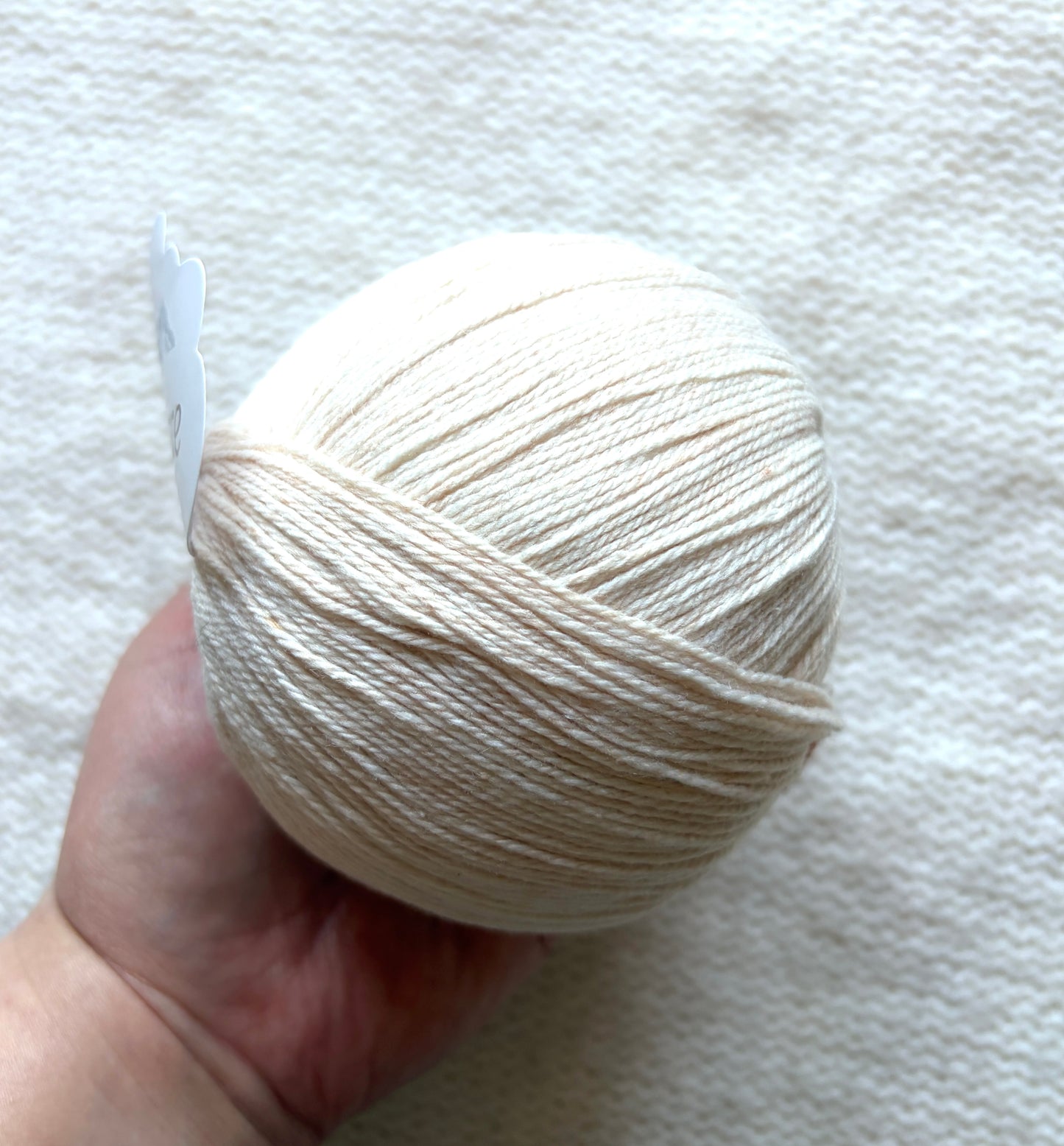 3 balls x 50g Cashmere yarn : 100% Cashmere : 05 Cream