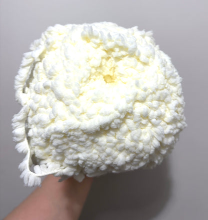4 balls x 250g Bernat Sheepy Super Chunky Yarn : Cotton Tail