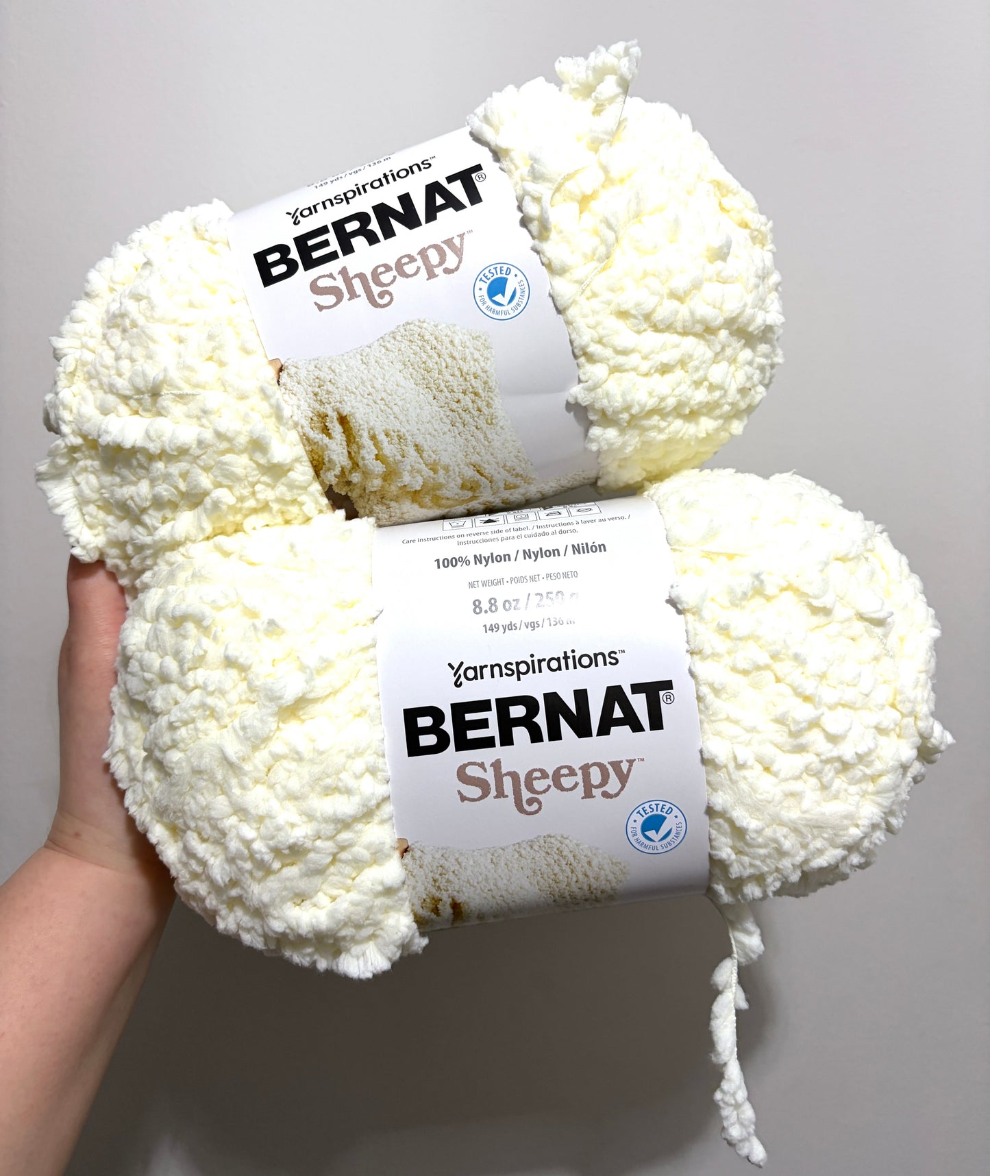 4 balls x 250g Bernat Sheepy Super Chunky Yarn : Cotton Tail