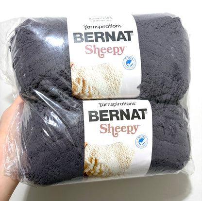 4 balls x 250g Bernat Sheepy Super Chunky Yarn : Black Bear