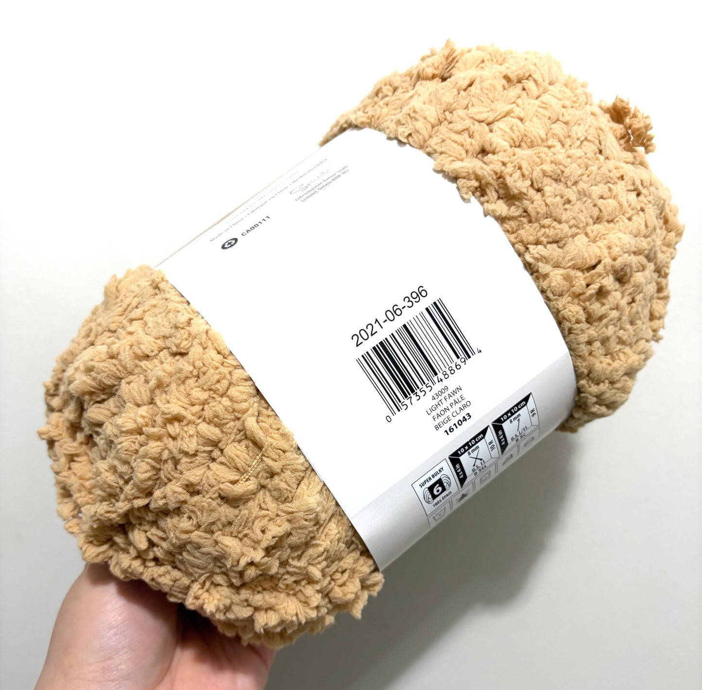 4 balls x 250g Bernat Sheepy Super Chunky Yarn : Light Fawn