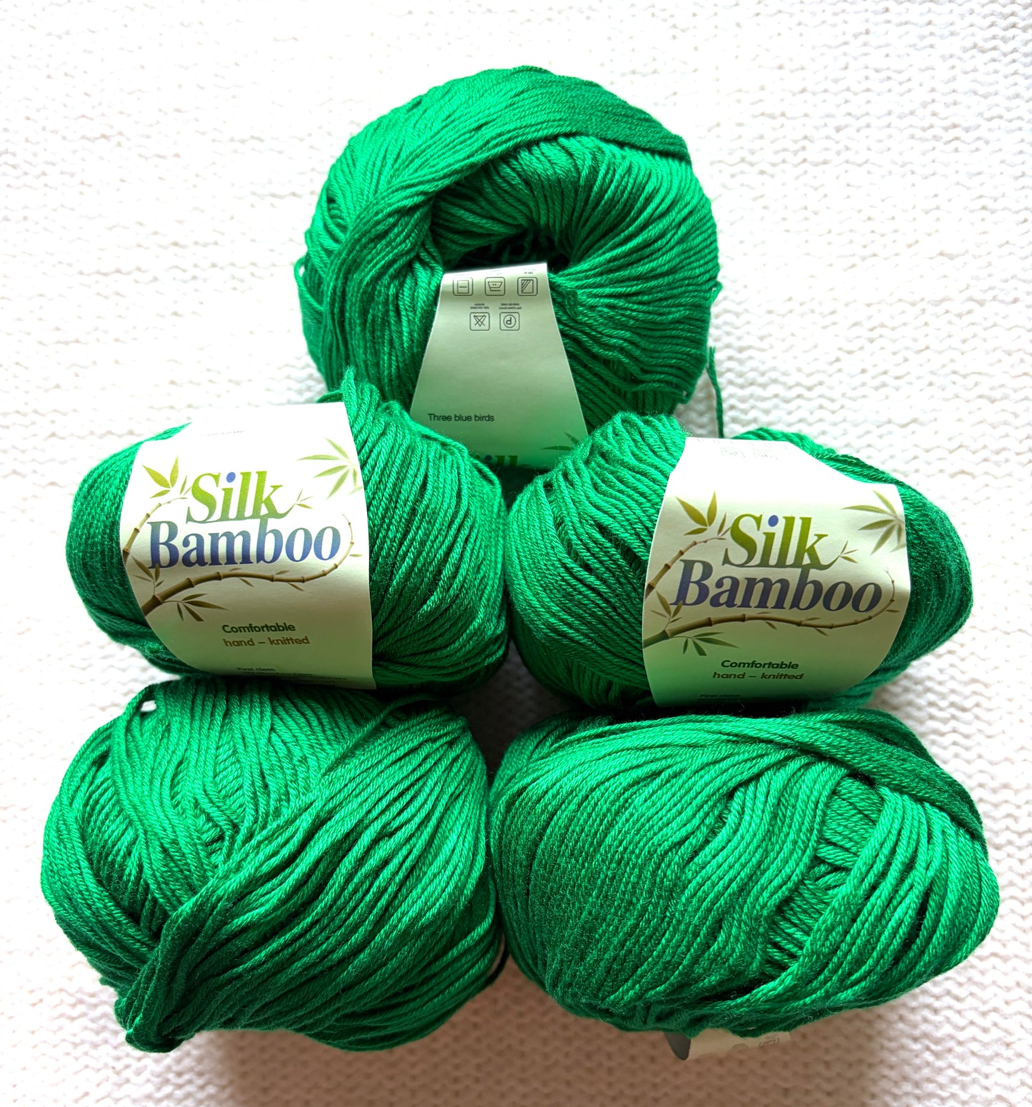 5 balls x 50g Cashmere Silk yarn : Cashmere + Silk + Bamboo fiber : 30 Bright Green