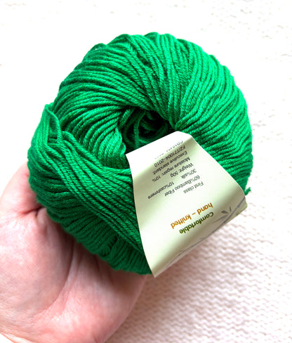 5 balls x 50g Cashmere Silk yarn : Cashmere + Silk + Bamboo fiber : 30 Bright Green