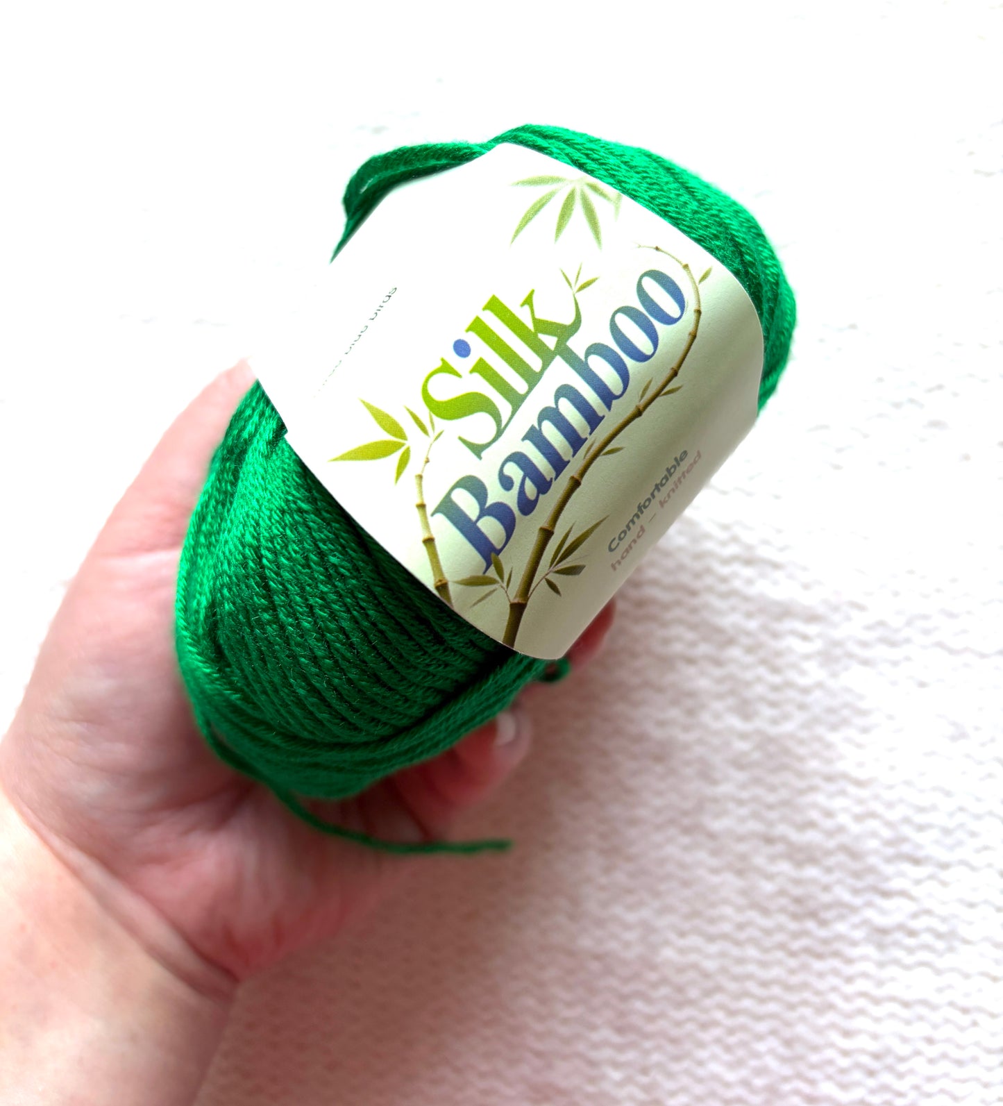 5 balls x 50g Cashmere Silk yarn : Cashmere + Silk + Bamboo fiber : 30 Bright Green