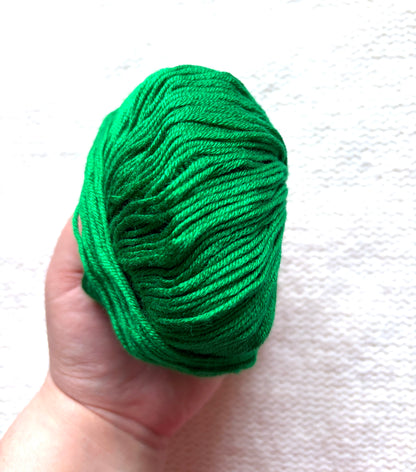 5 balls x 50g Cashmere Silk yarn : Cashmere + Silk + Bamboo fiber : 30 Bright Green