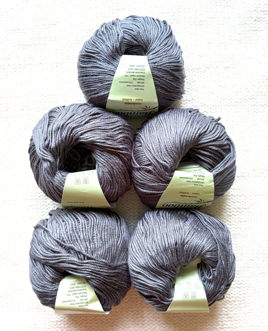 5 balls x 50g Cashmere Silk yarn : Cashmere + Silk + Bamboo fiber : 26 Graphite Grey