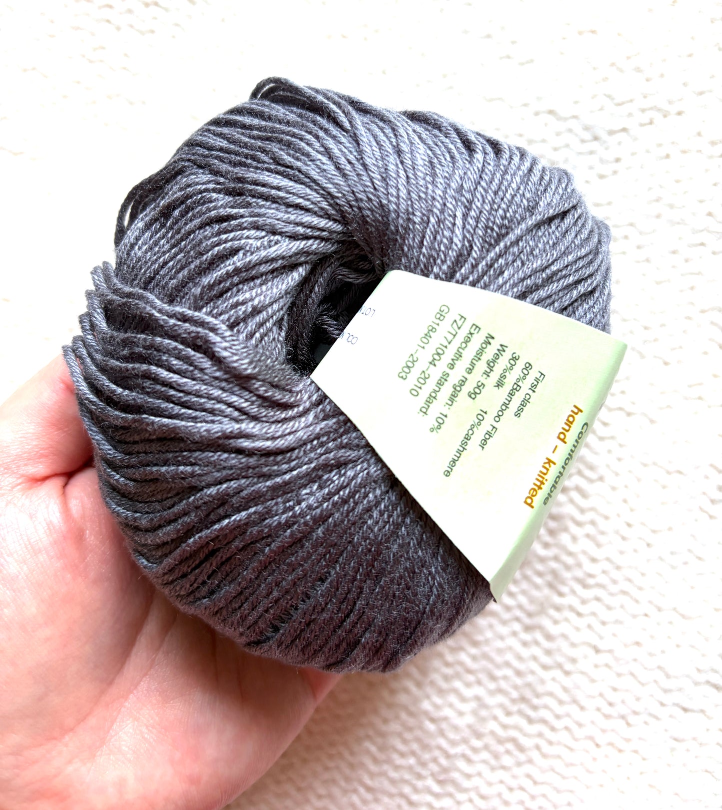 5 balls x 50g Cashmere Silk yarn : Cashmere + Silk + Bamboo fiber : 26 Graphite Grey