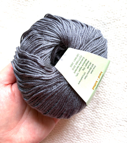 5 balls x 50g Cashmere Silk yarn : Cashmere + Silk + Bamboo fiber : 26 Graphite Grey