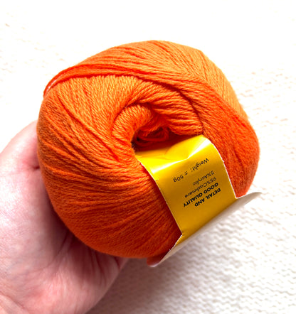 4 balls x 50g Cashmere yarn : 95% Cashmere + 5% Acrylic : 44 Blaze Orange