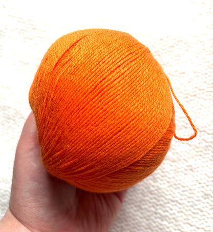 4 balls x 50g Cashmere yarn : 95% Cashmere + 5% Acrylic : 44 Blaze Orange
