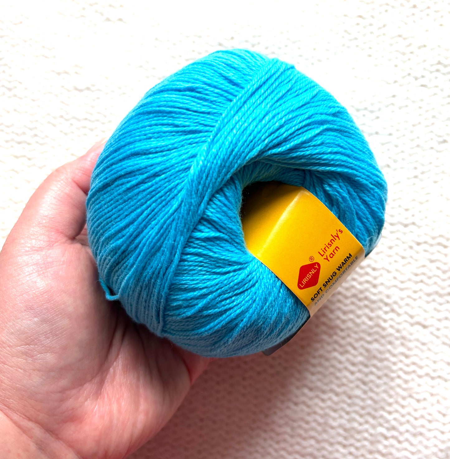 4 balls x 50g Cashmere yarn : 95% Cashmere + 5% Acrylic : 18 Celeste Blue