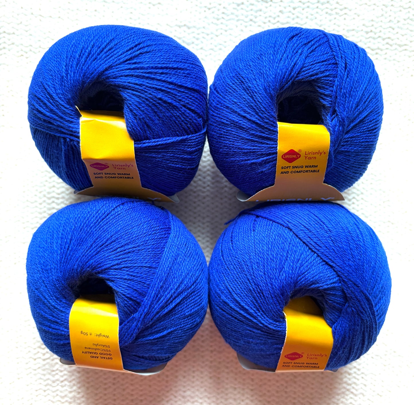 4 balls x 50g Cashmere yarn : 95% Cashmere + 5% Acrylic : 19 Azure blue