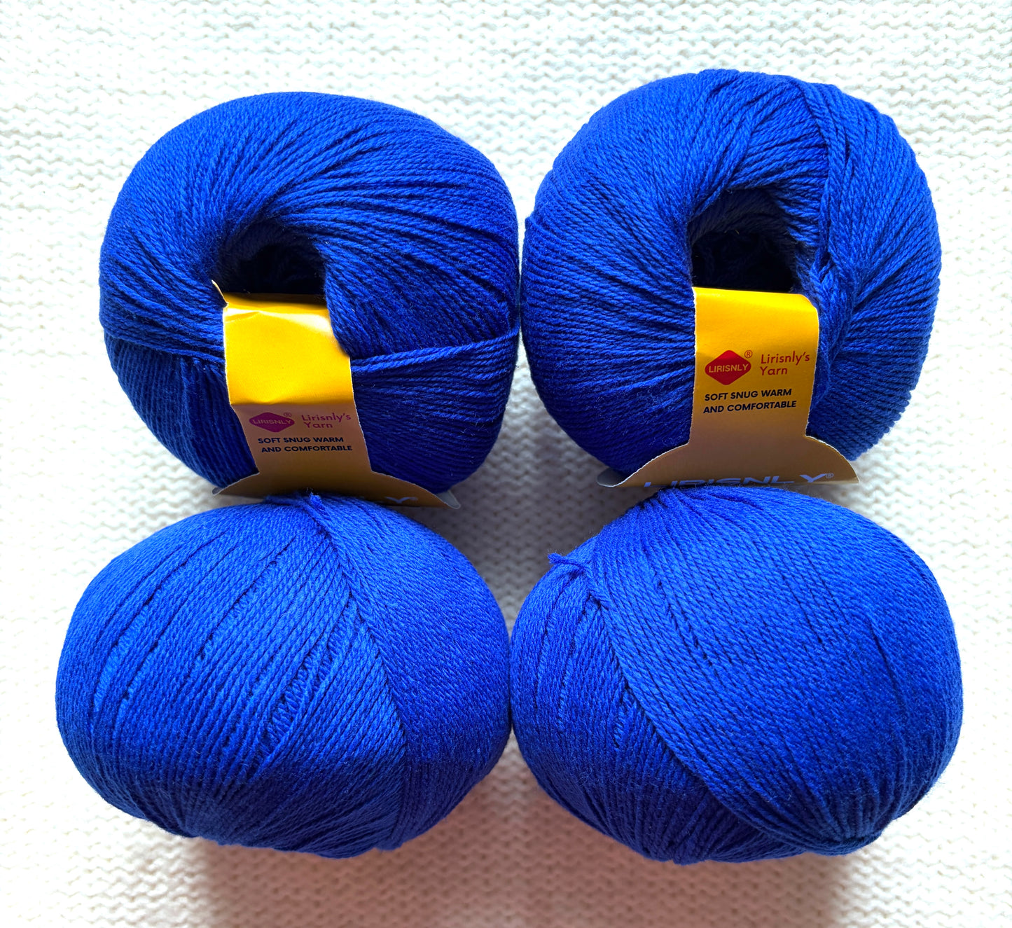 4 balls x 50g Cashmere yarn : 95% Cashmere + 5% Acrylic : 19 Azure blue