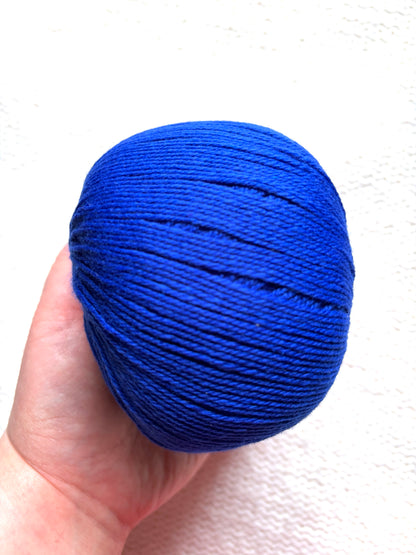 4 balls x 50g Cashmere yarn : 95% Cashmere + 5% Acrylic : 19 Azure blue