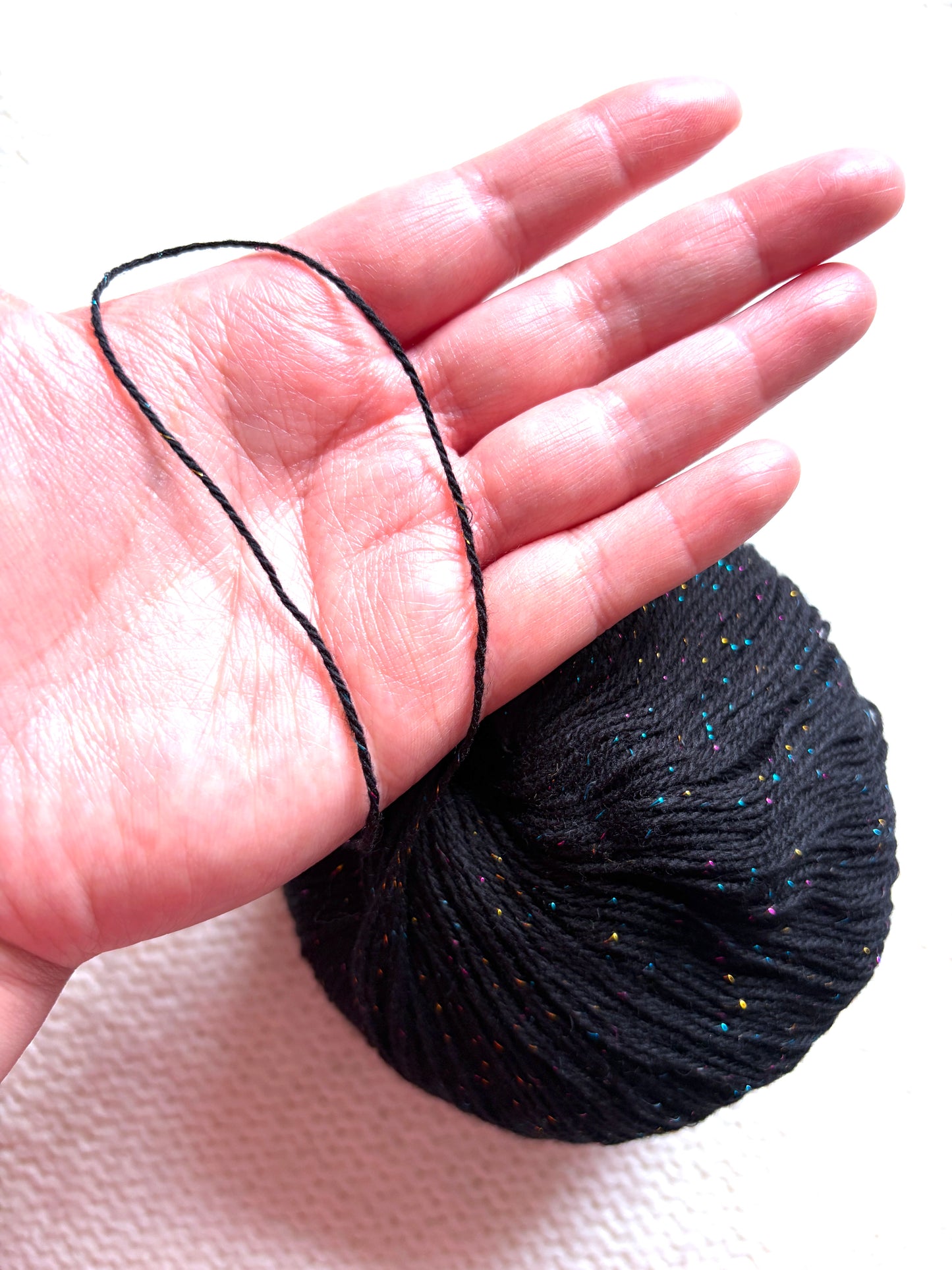 3 balls x 50g Cashmere yarn : 100% Cashmere : 12 Iridescent Black