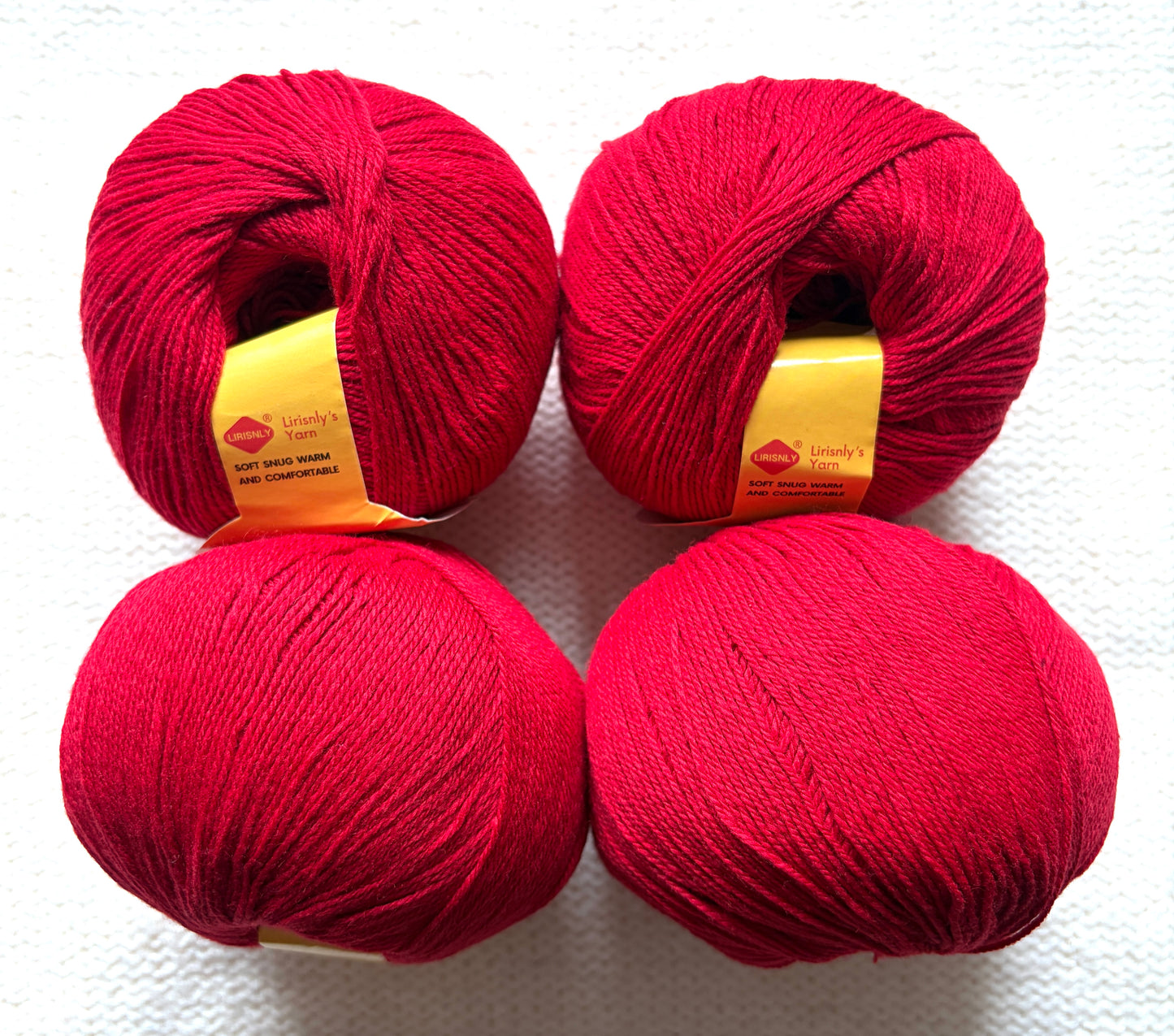 4 balls x 50g Cashmere yarn : 95% Cashmere + 5% Acrylic : 11 Candy Apple Red