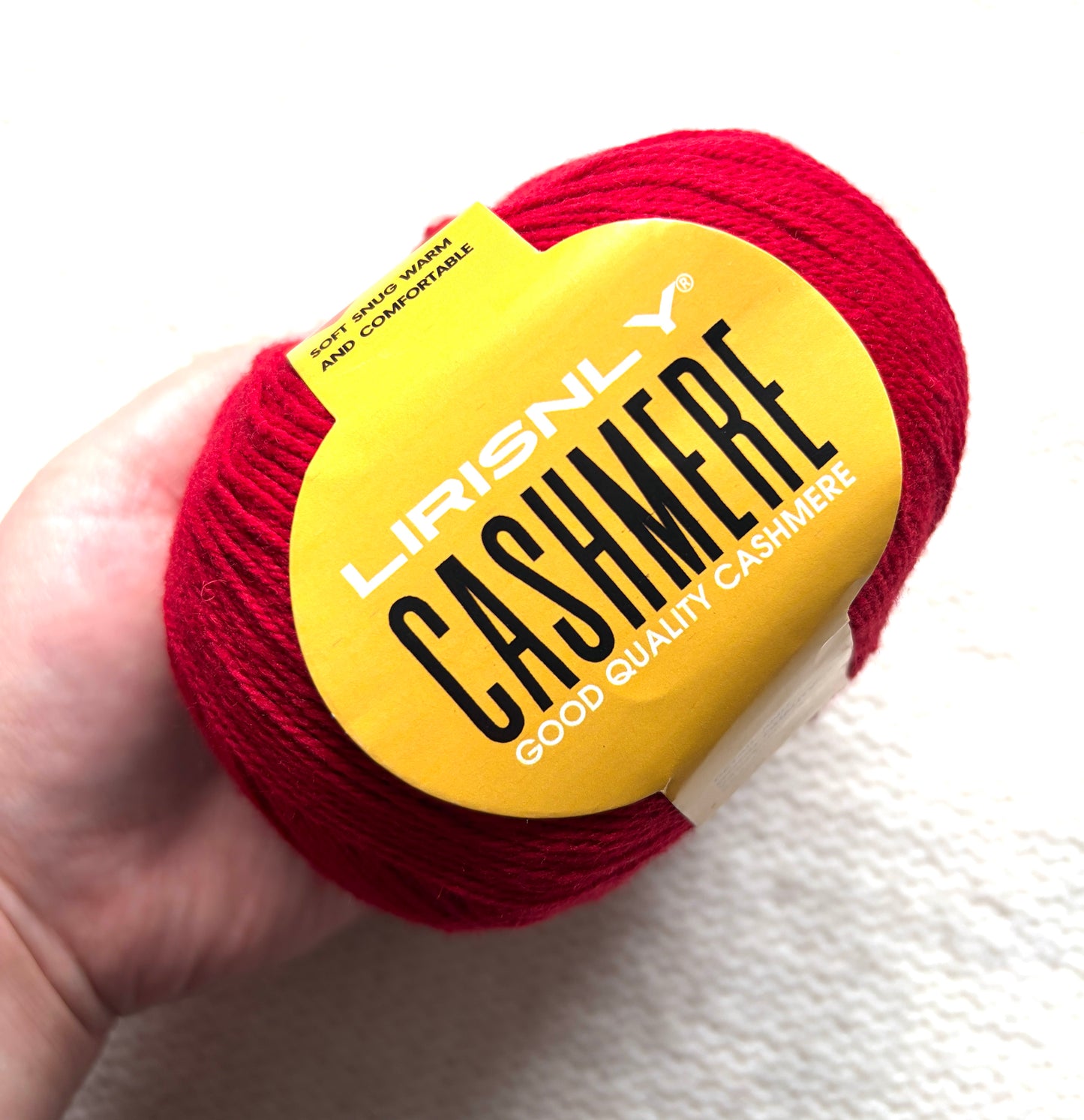 4 balls x 50g Cashmere yarn : 95% Cashmere + 5% Acrylic : 11 Candy Apple Red