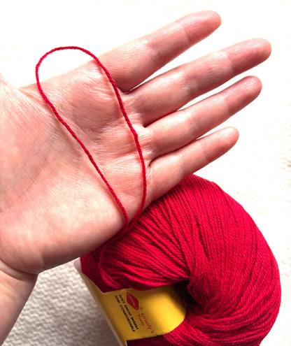 4 balls x 50g Cashmere yarn : 95% Cashmere + 5% Acrylic : 11 Candy Apple Red