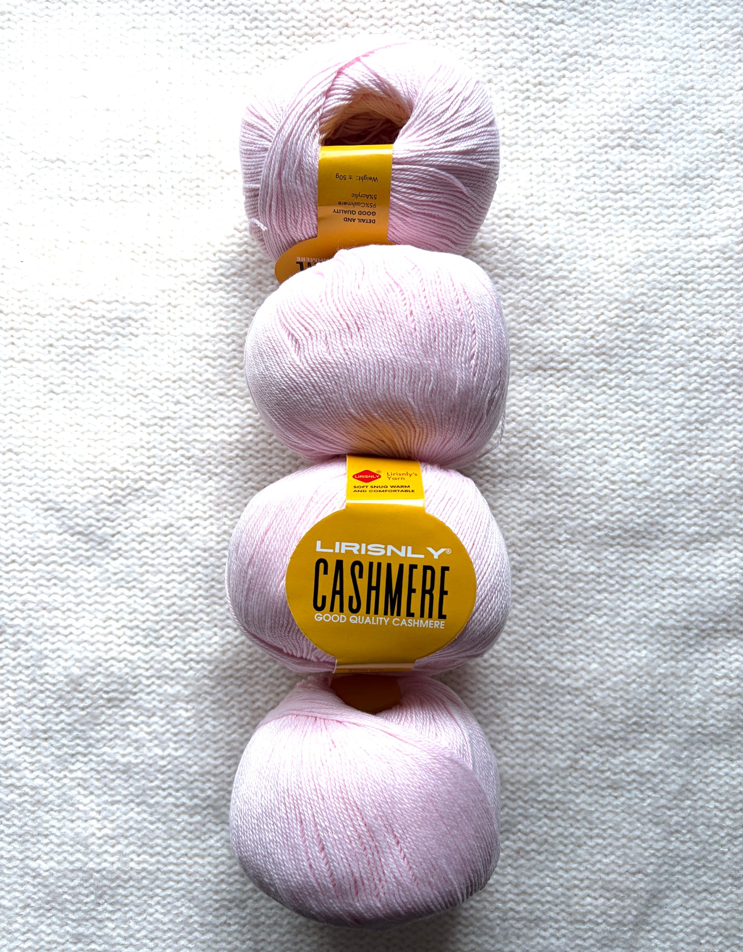 4 balls x 50g Cashmere yarn : 95% Cashmere + 5% Acrylic : 27 Soft Pink