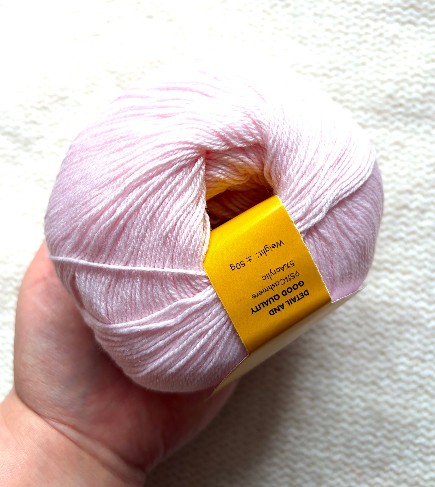 4 balls x 50g Cashmere yarn : 95% Cashmere + 5% Acrylic : 27 Soft Pink