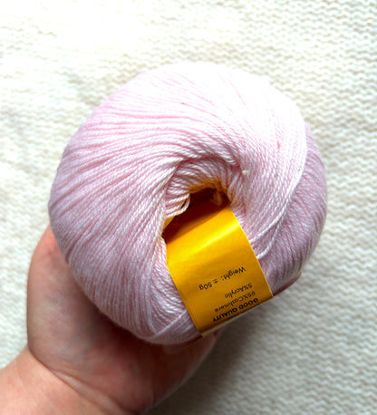 4 balls x 50g Cashmere yarn : 95% Cashmere + 5% Acrylic : 27 Soft Pink