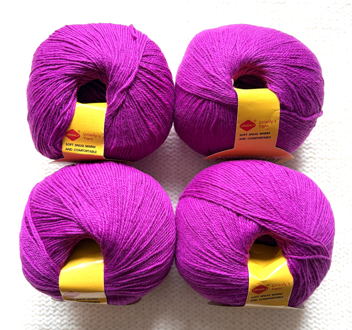 4 balls x 50g Cashmere yarn : 95% Cashmere + 5% Acrylic : 50 Magenta