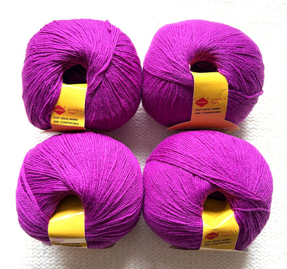 4 balls x 50g Cashmere yarn : 95% Cashmere + 5% Acrylic : 50 Magenta