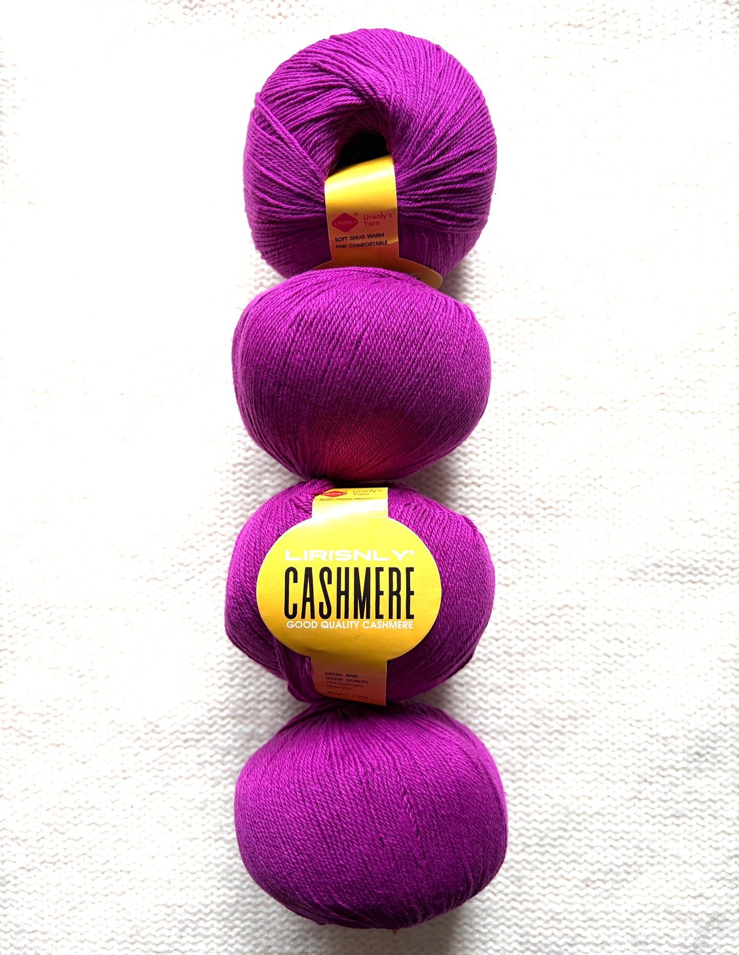 4 balls x 50g Cashmere yarn : 95% Cashmere + 5% Acrylic : 50 Magenta