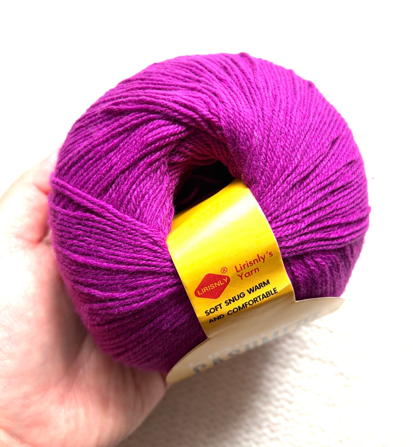 4 balls x 50g Cashmere yarn : 95% Cashmere + 5% Acrylic : 50 Magenta