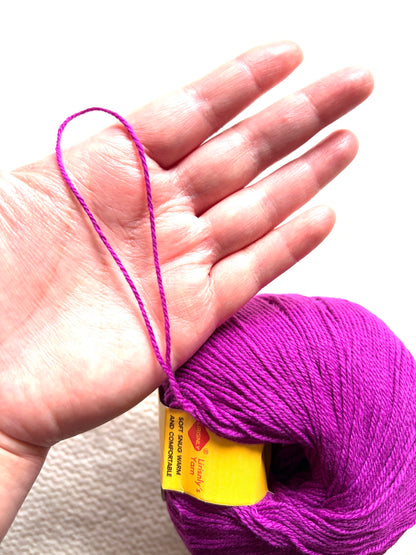 4 balls x 50g Cashmere yarn : 95% Cashmere + 5% Acrylic : 50 Magenta